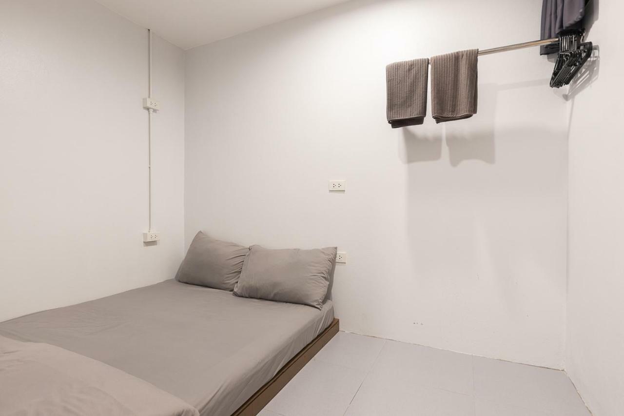 Minimal House Patong (Adults Only) Vandrehjem Eksteriør billede
