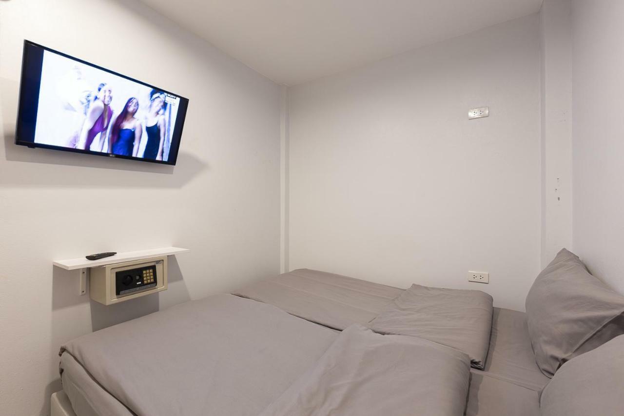Minimal House Patong (Adults Only) Vandrehjem Eksteriør billede